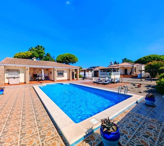5 camera da letto Villa in vendita in Chiclana de la Frontera con piscina garage - 335.000 € (Rif: 10100334)