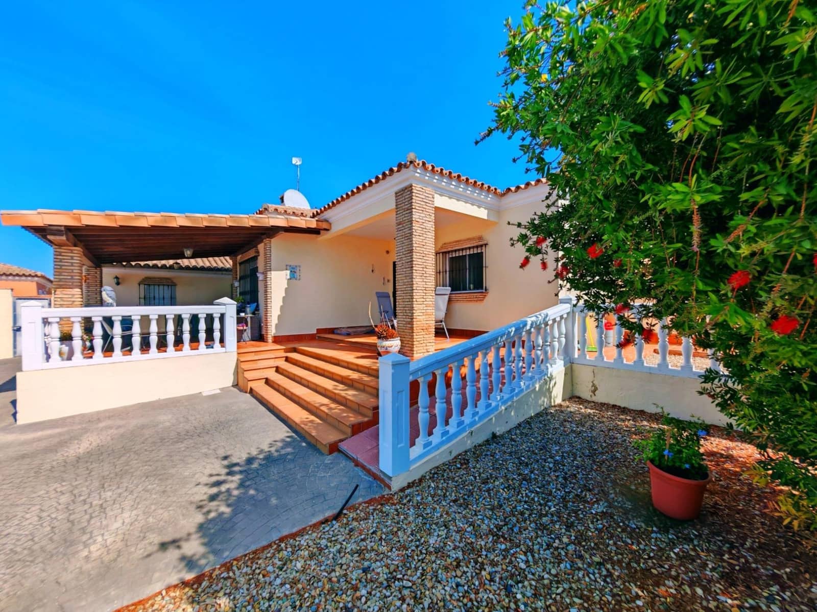 5 camera da letto Villa in vendita in Chiclana de la Frontera con piscina garage - 335.000 € (Rif: 10100334)