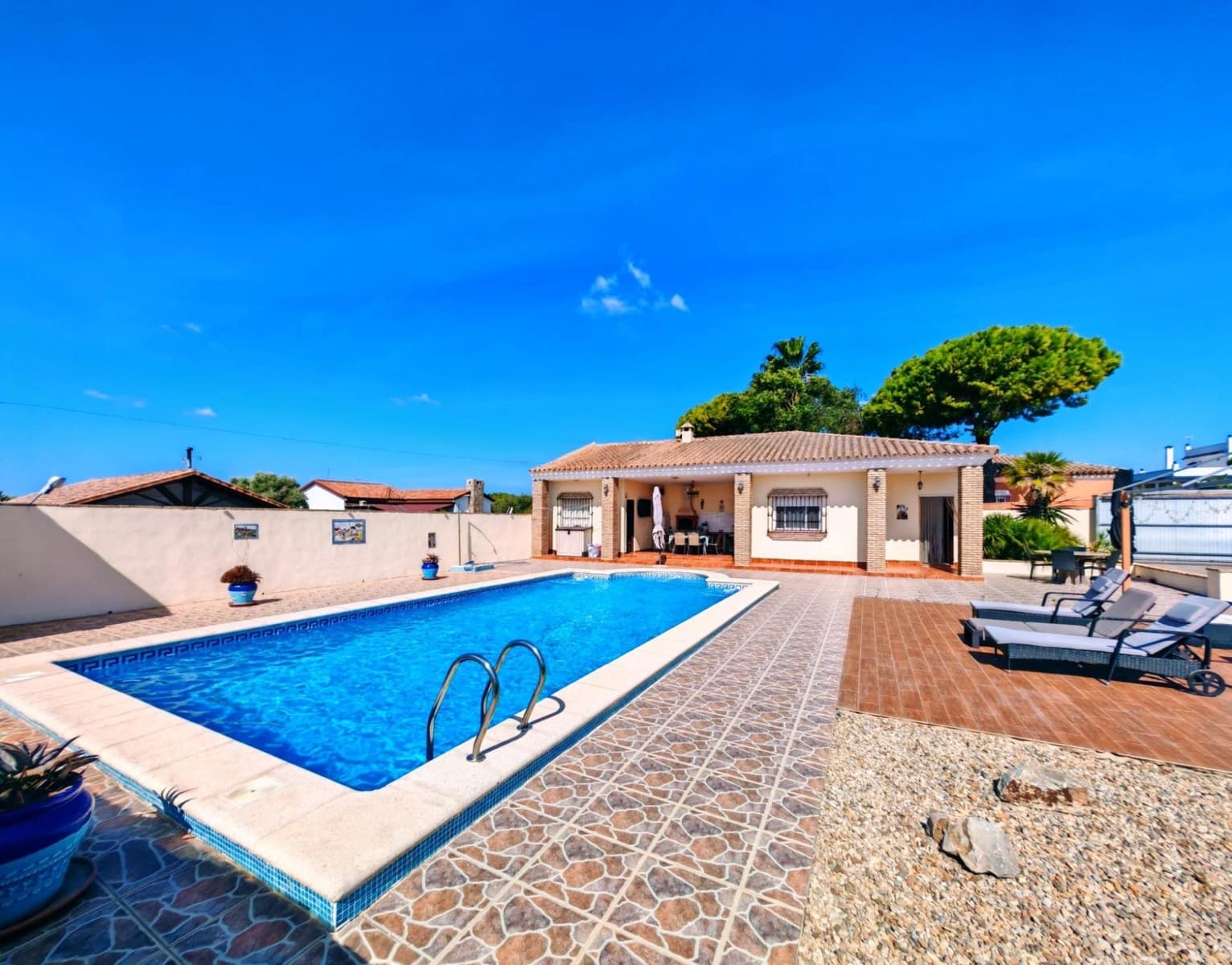 5 camera da letto Villa in vendita in Chiclana de la Frontera con piscina garage - 335.000 € (Rif: 10100334)