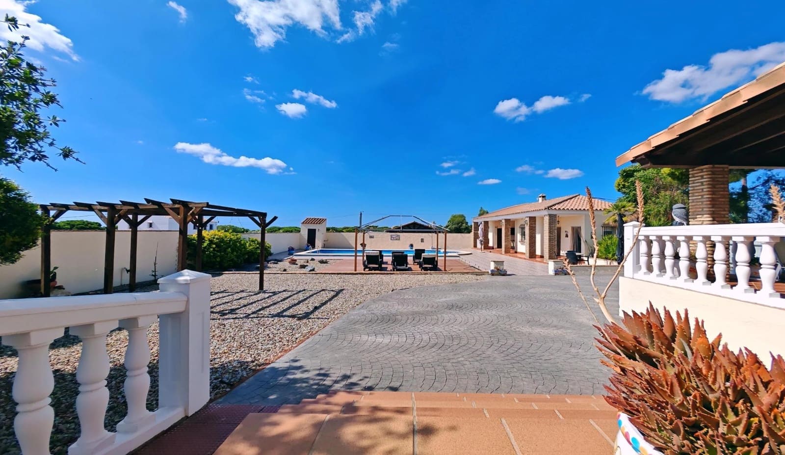 5 camera da letto Villa in vendita in Chiclana de la Frontera con piscina garage - 335.000 € (Rif: 10100334)