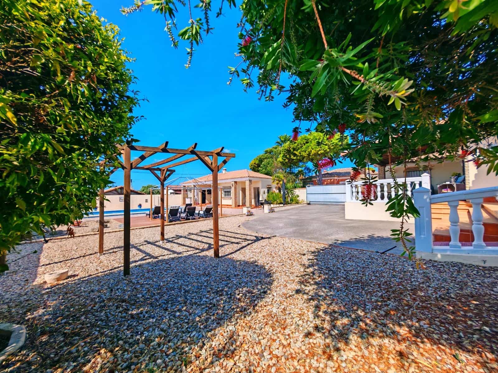 5 camera da letto Villa in vendita in Chiclana de la Frontera con piscina garage - 335.000 € (Rif: 10100334)