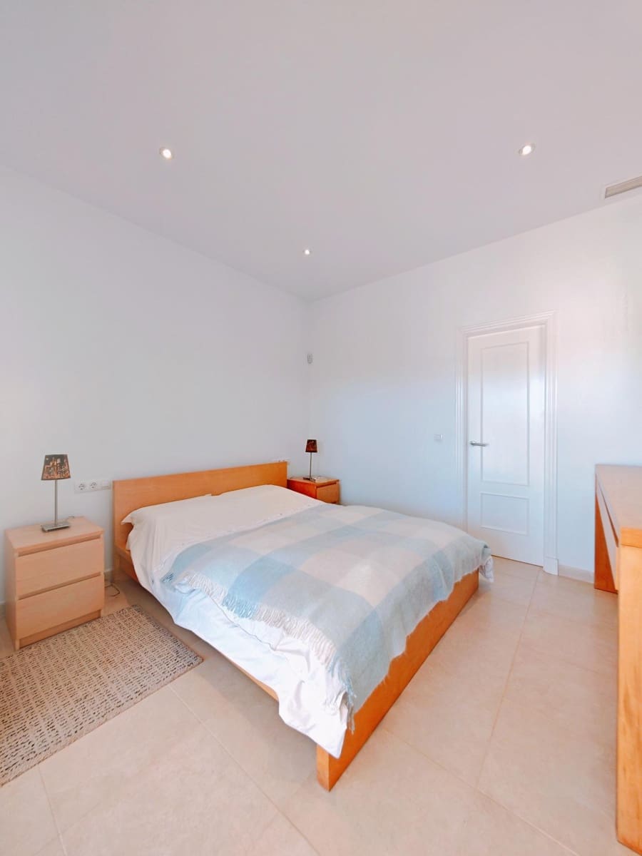 3 bedroom Villa for sale in Chiclana de la Frontera with pool garage - € 305,000 (Ref: 10115785)