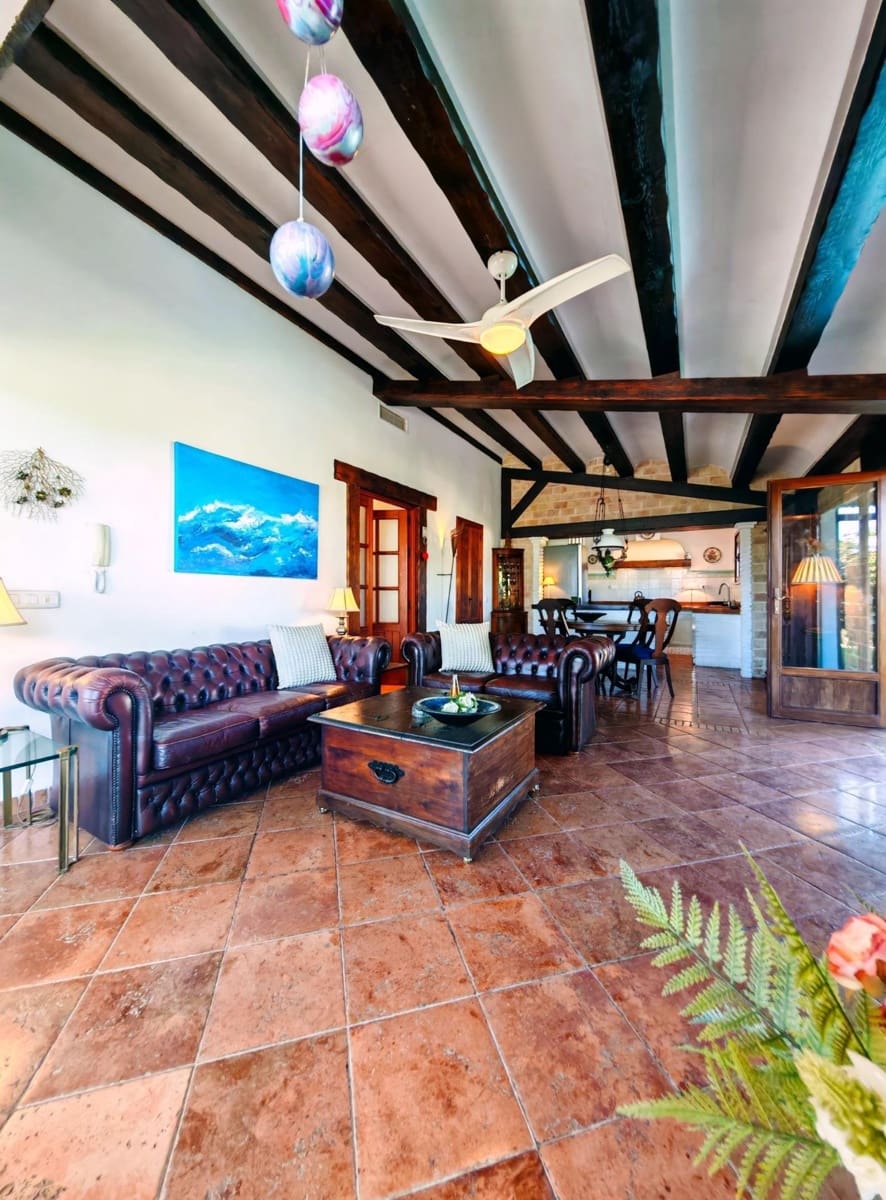 4 chambre Villa/Maison à vendre à Pago del Humo avec piscine garage - 420 000 € (Ref: 10139856)