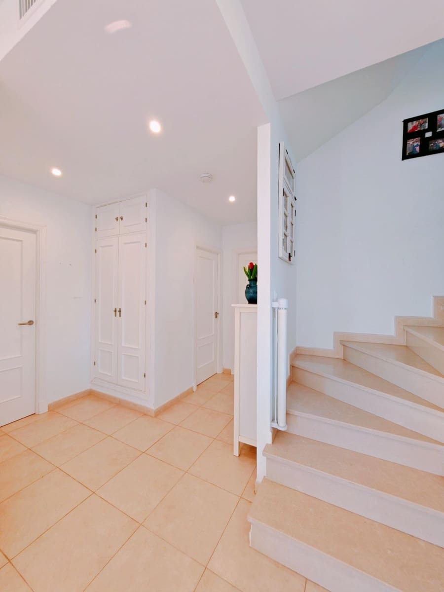 4 camera da letto Villa in vendita in Chiclana de la Frontera con piscina garage - 380.000 € (Rif: 10153645)