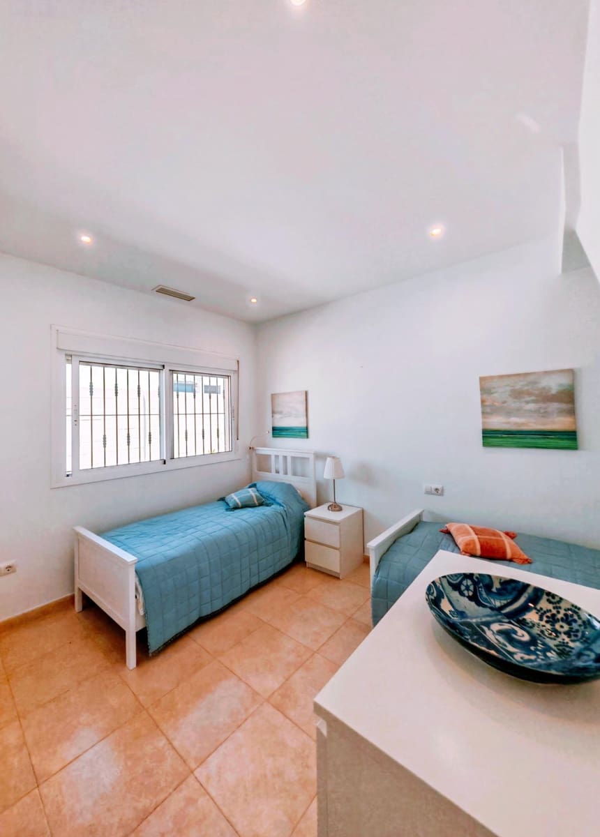 4 camera da letto Villa in vendita in Chiclana de la Frontera con piscina garage - 380.000 € (Rif: 10153645)