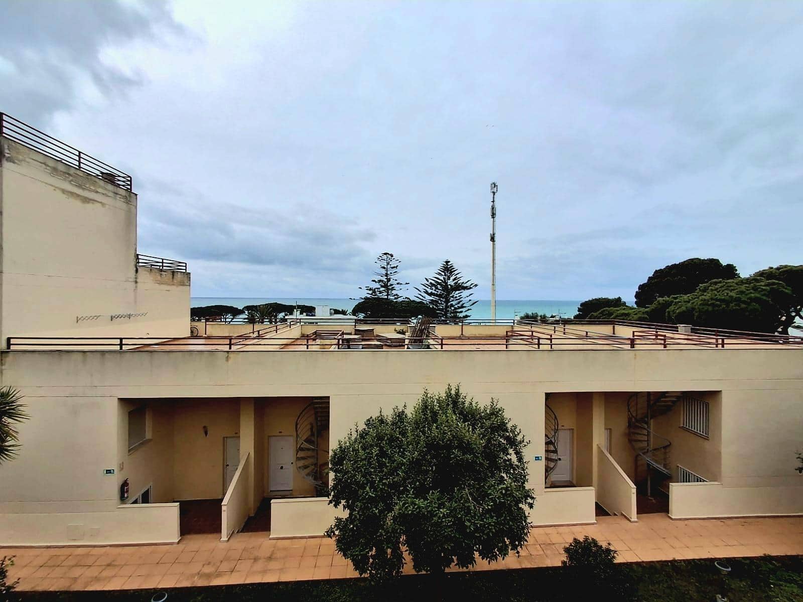 3 soveværelse Rækkehus til salg i Los Canos de Meca med swimmingpool garage - € 355.000 (Ref: 8789572)