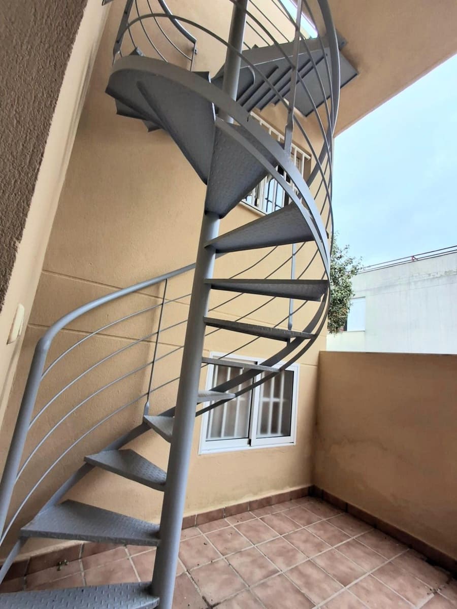 3 soveværelse Rækkehus til salg i Los Canos de Meca med swimmingpool garage - € 355.000 (Ref: 8789572)