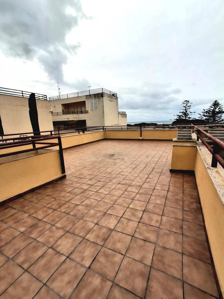 3 soveværelse Rækkehus til salg i Los Canos de Meca med swimmingpool garage - € 355.000 (Ref: 8789572)