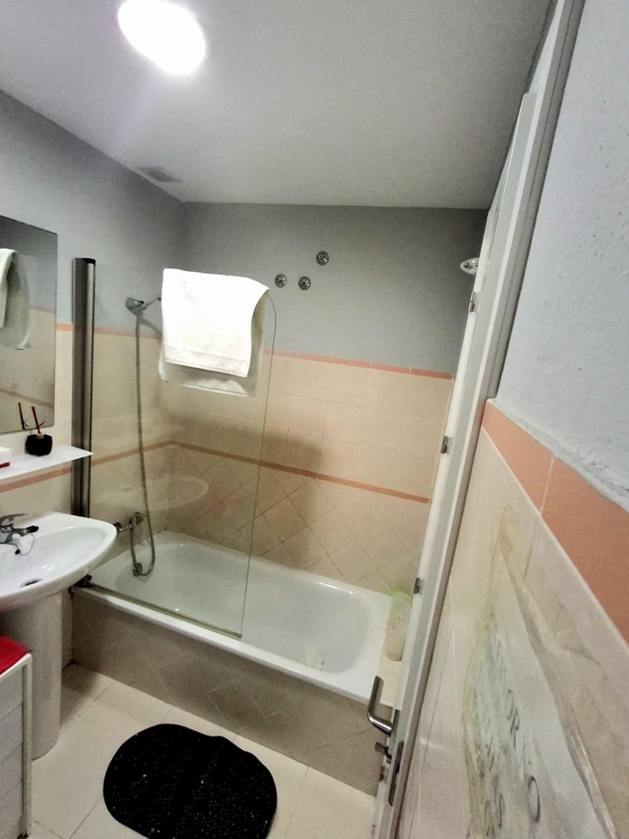 3 soveværelse Rækkehus til salg i Los Canos de Meca med swimmingpool garage - € 355.000 (Ref: 8789572)