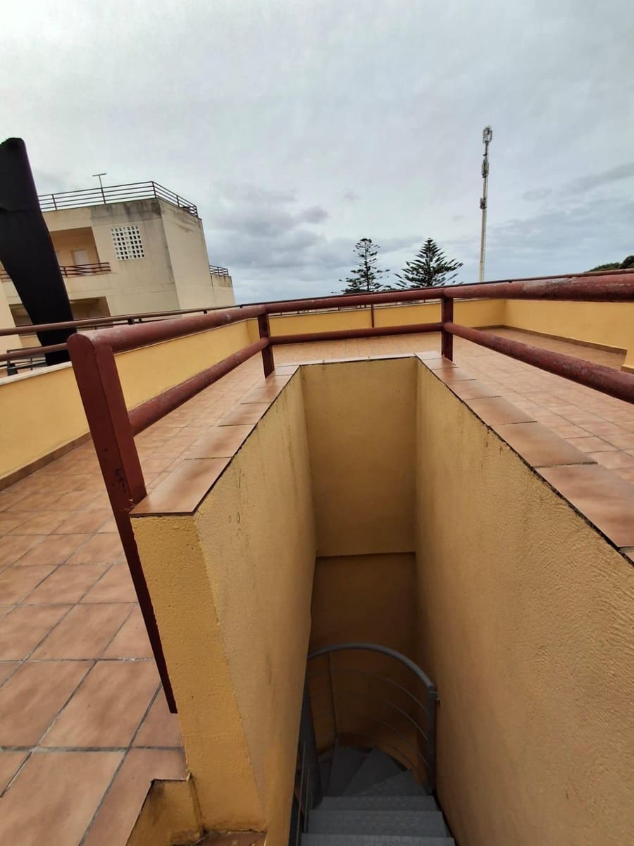 3 soveværelse Rækkehus til salg i Los Canos de Meca med swimmingpool garage - € 355.000 (Ref: 8789572)