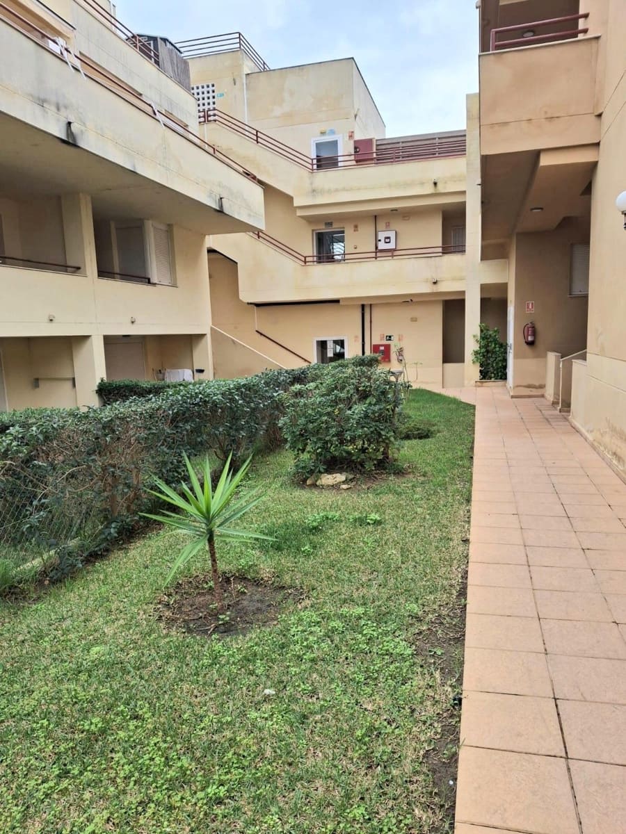 3 soveværelse Rækkehus til salg i Los Canos de Meca med swimmingpool garage - € 355.000 (Ref: 8789572)