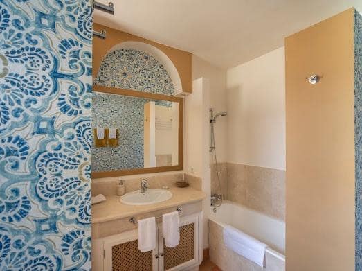 5 chambre Villa/Maison à vendre à Benalup avec piscine garage - 825 000 € (Ref: 8825197)