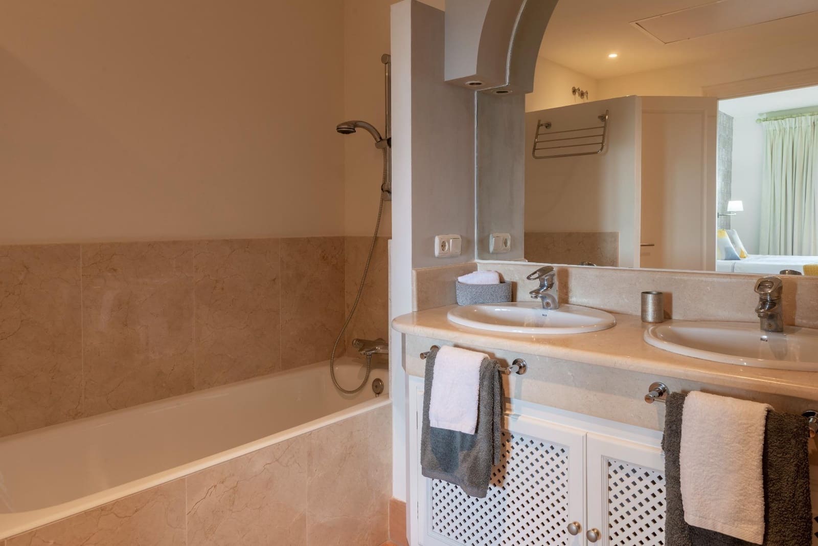 5 chambre Villa/Maison à vendre à Benalup avec piscine garage - 825 000 € (Ref: 8825197)