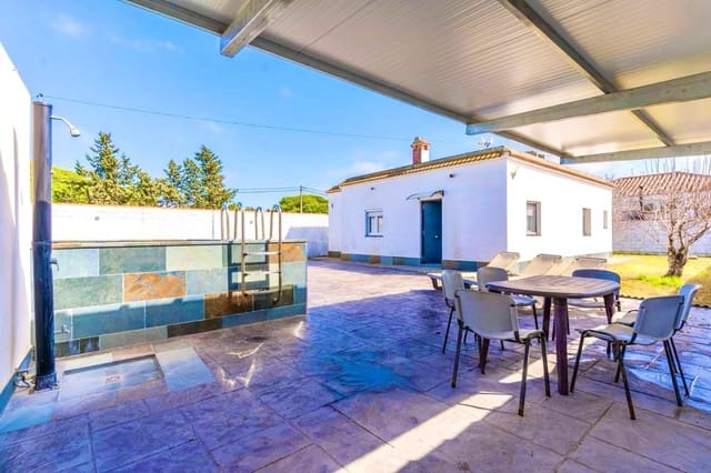 3 bedroom Villa for sale in Chiclana de la Frontera with pool garage - € 249,000 (Ref: 8948875)