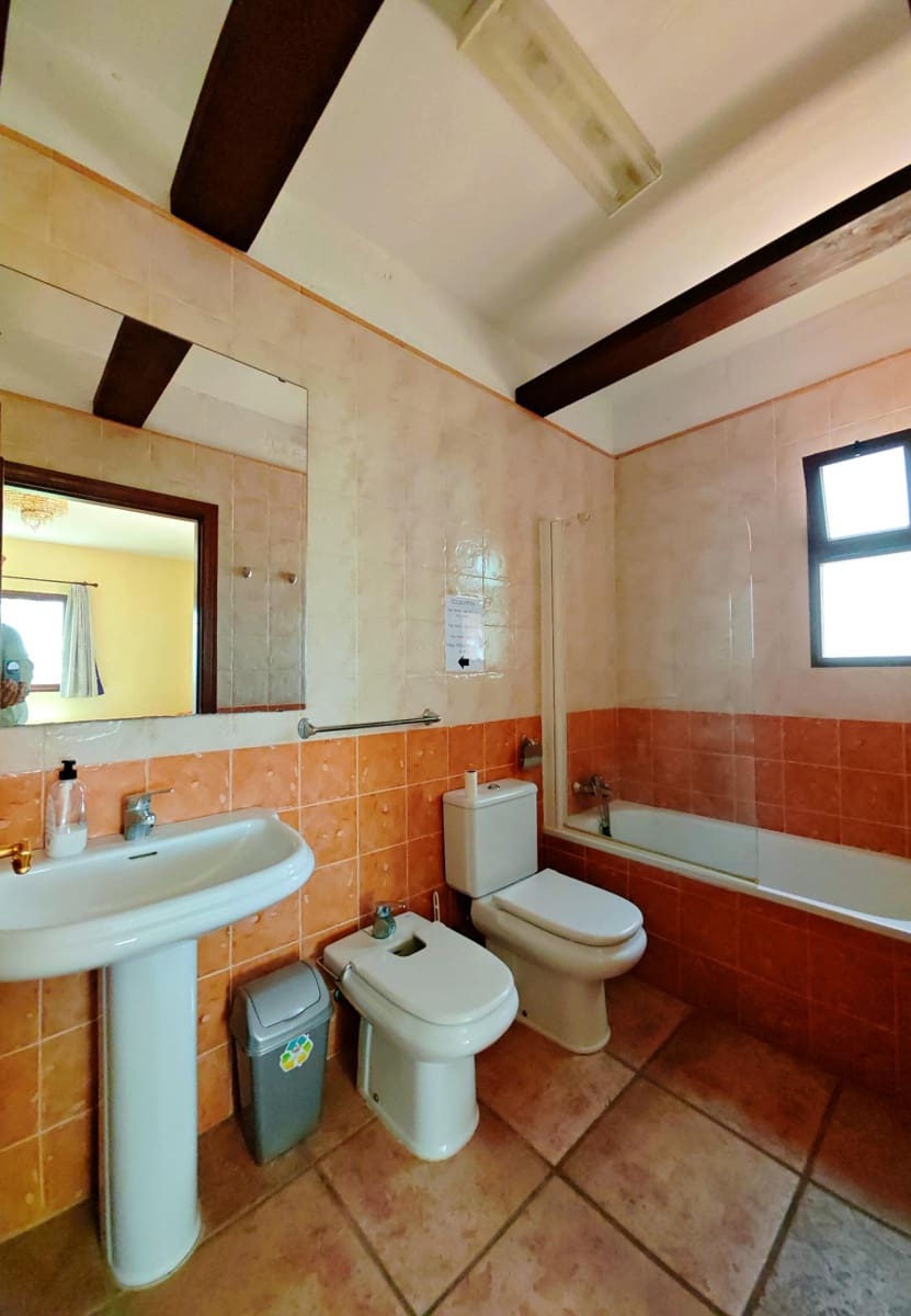 5 soveværelse Villa til salg i Conil de la Frontera med garage - € 368.000 (Ref: 9034720)