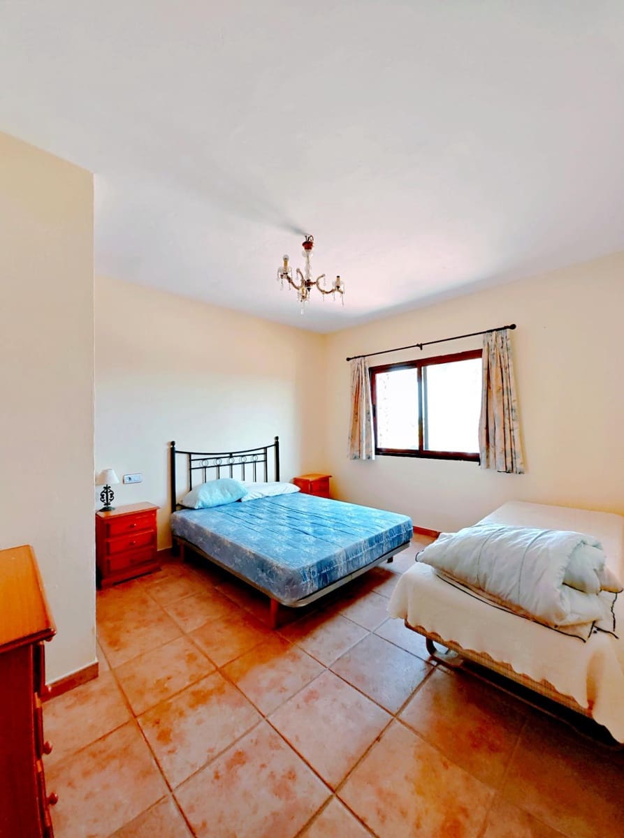 5 soveværelse Villa til salg i Conil de la Frontera med garage - € 368.000 (Ref: 9034720)