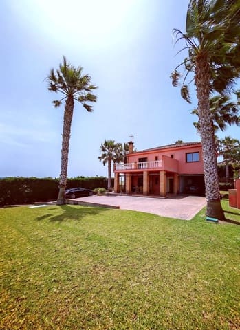 5 soveværelse Villa til salg i Conil de la Frontera med garage - € 368.000 (Ref: 9034720)