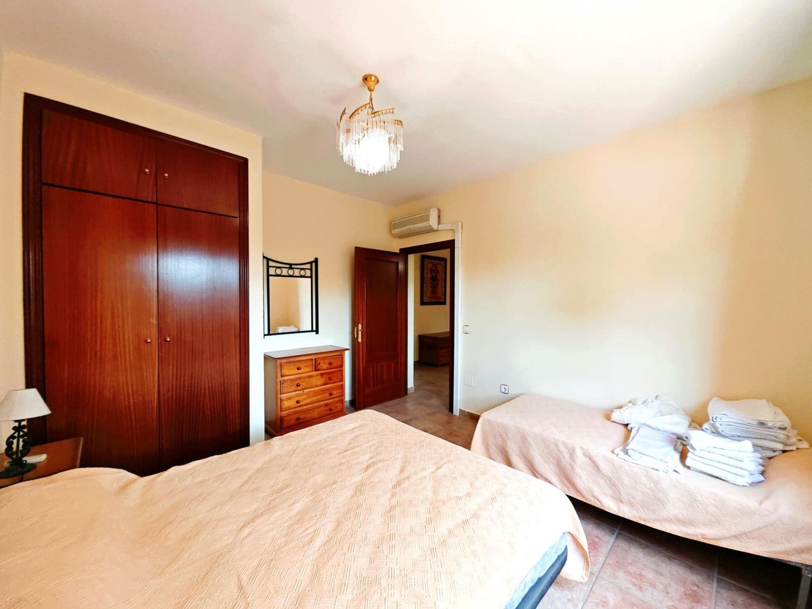 5 soveværelse Villa til salg i Conil de la Frontera med garage - € 368.000 (Ref: 9034720)