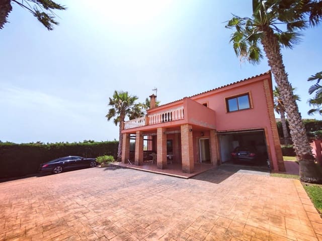 5 soveværelse Villa til salg i Conil de la Frontera med garage - € 368.000 (Ref: 9034720)