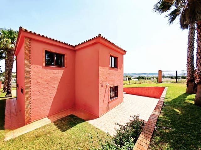 5 soveværelse Villa til salg i Conil de la Frontera med garage - € 368.000 (Ref: 9034720)