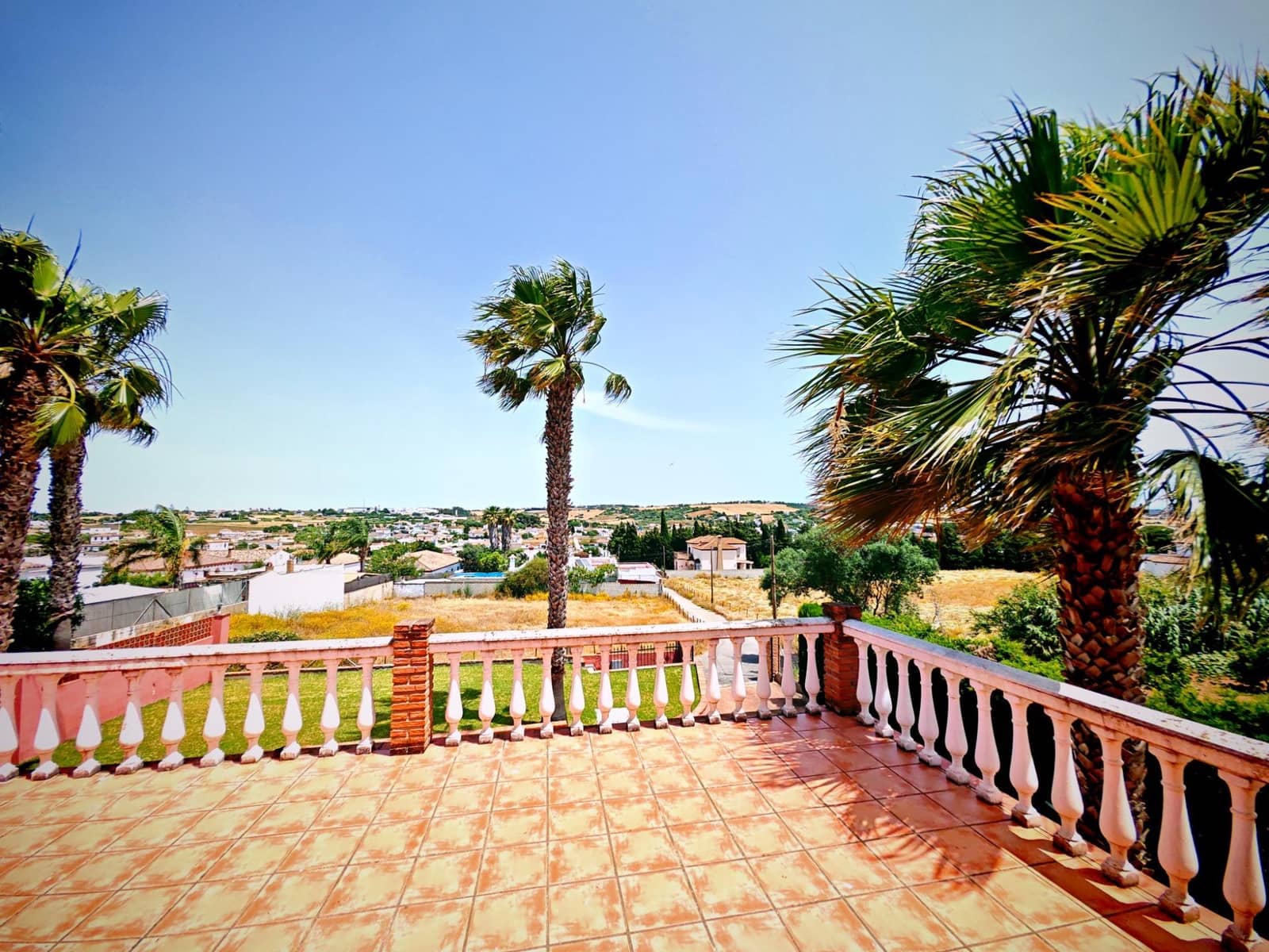 5 soveværelse Villa til salg i Conil de la Frontera med garage - € 368.000 (Ref: 9034720)