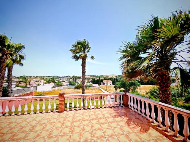 5 soveværelse Villa til salg i Conil de la Frontera med garage - € 368.000 (Ref: 9034720)