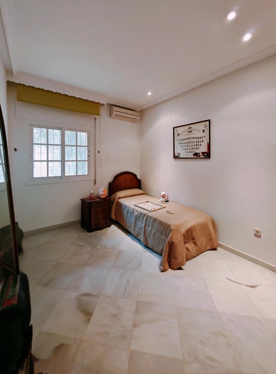 4 chambre Villa/Maison à vendre à Chiclana de la Frontera avec piscine garage - 600 000 € (Ref: 9073526)