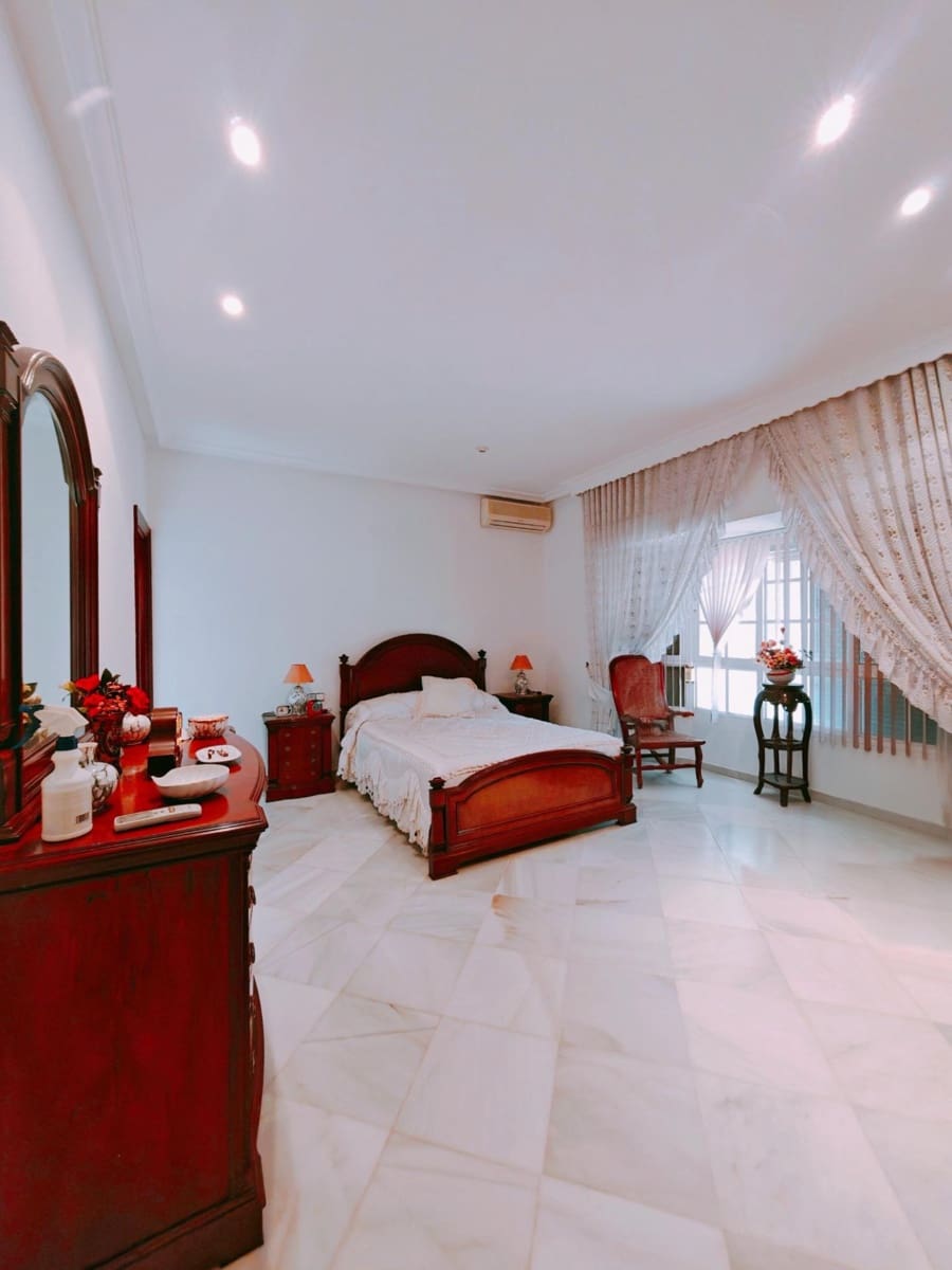 4 chambre Villa/Maison à vendre à Chiclana de la Frontera avec piscine garage - 600 000 € (Ref: 9073526)