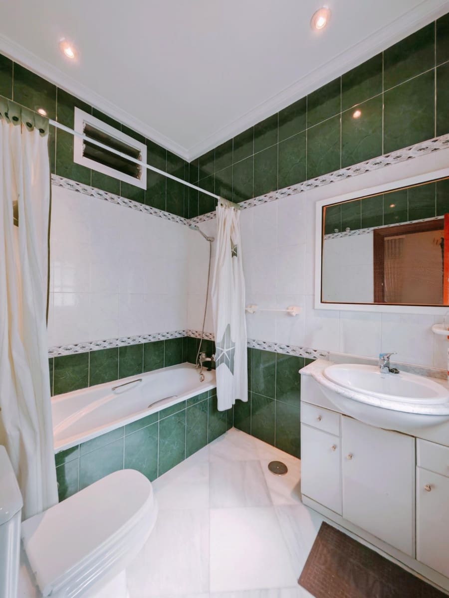 4 chambre Villa/Maison à vendre à Chiclana de la Frontera avec piscine garage - 600 000 € (Ref: 9073526)