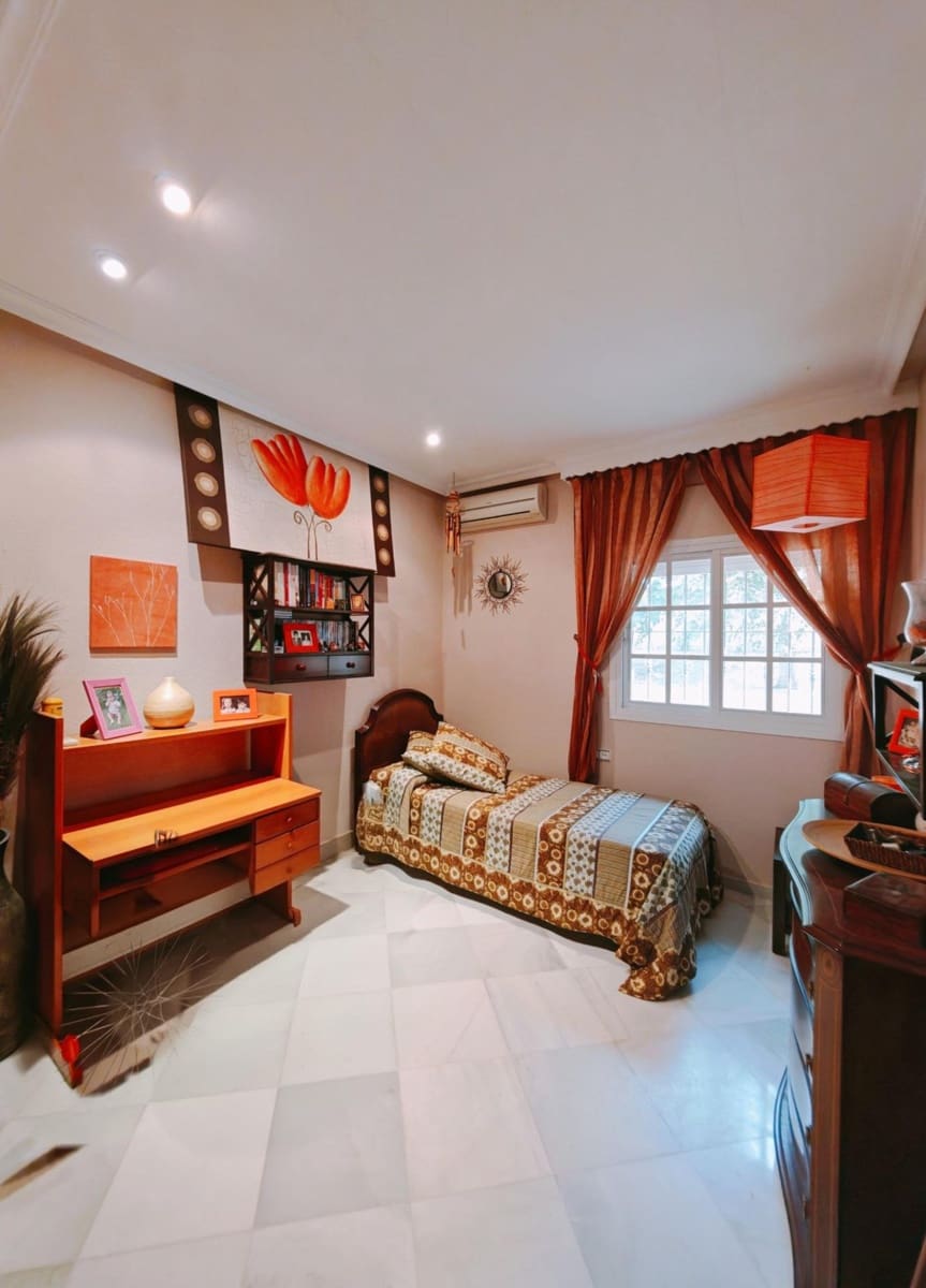 4 chambre Villa/Maison à vendre à Chiclana de la Frontera avec piscine garage - 600 000 € (Ref: 9073526)