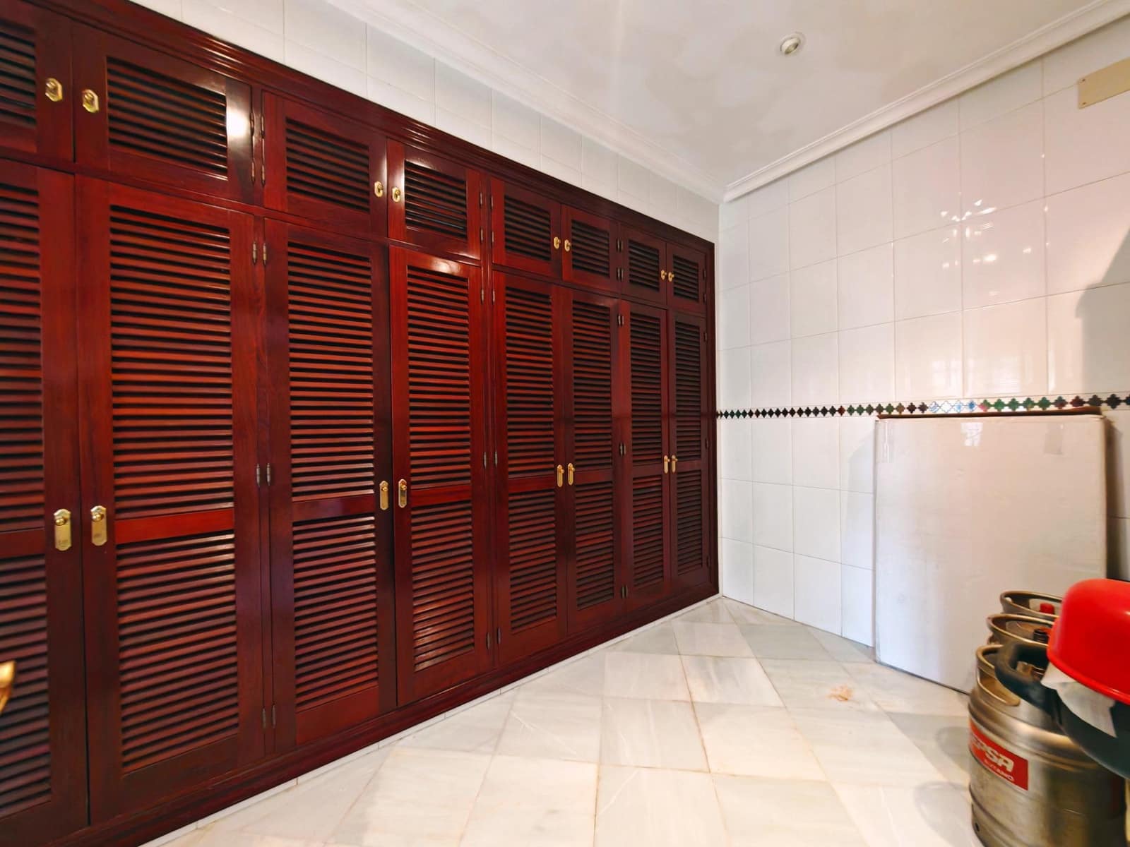 4 chambre Villa/Maison à vendre à Chiclana de la Frontera avec piscine garage - 600 000 € (Ref: 9073526)