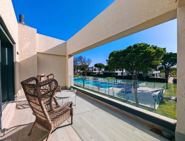 4 sovrum Radhus till salu i Conil de la Frontera med pool - 720 000 € (Ref: 9145691)