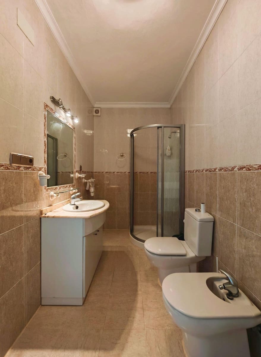 4 sypialnia Willa na sprzedaż w Chiclana de la Frontera z basenem garażem - 325 000 € (Ref: 9193927)