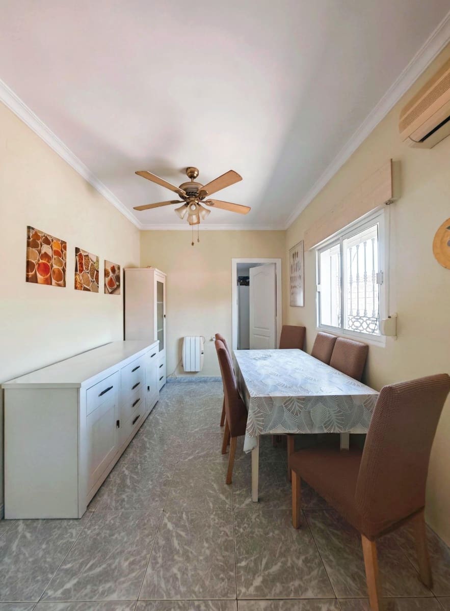 4 sypialnia Willa na sprzedaż w Chiclana de la Frontera z basenem garażem - 325 000 € (Ref: 9193927)