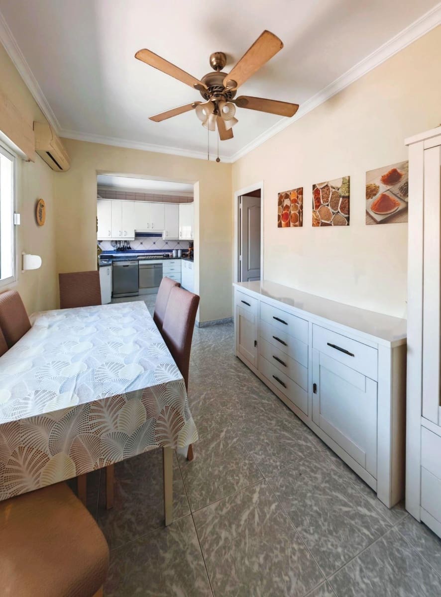 4 sypialnia Willa na sprzedaż w Chiclana de la Frontera z basenem garażem - 325 000 € (Ref: 9193927)