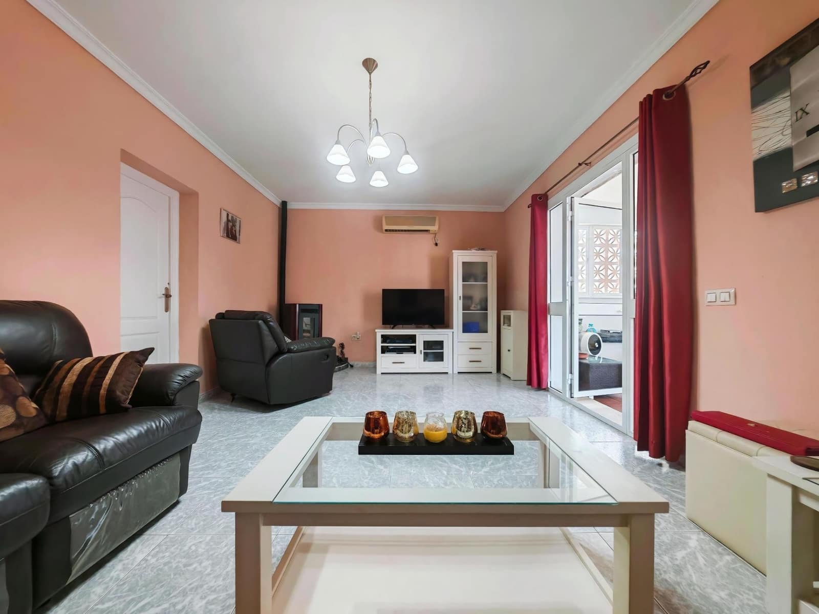 4 sypialnia Willa na sprzedaż w Chiclana de la Frontera z basenem garażem - 325 000 € (Ref: 9193927)