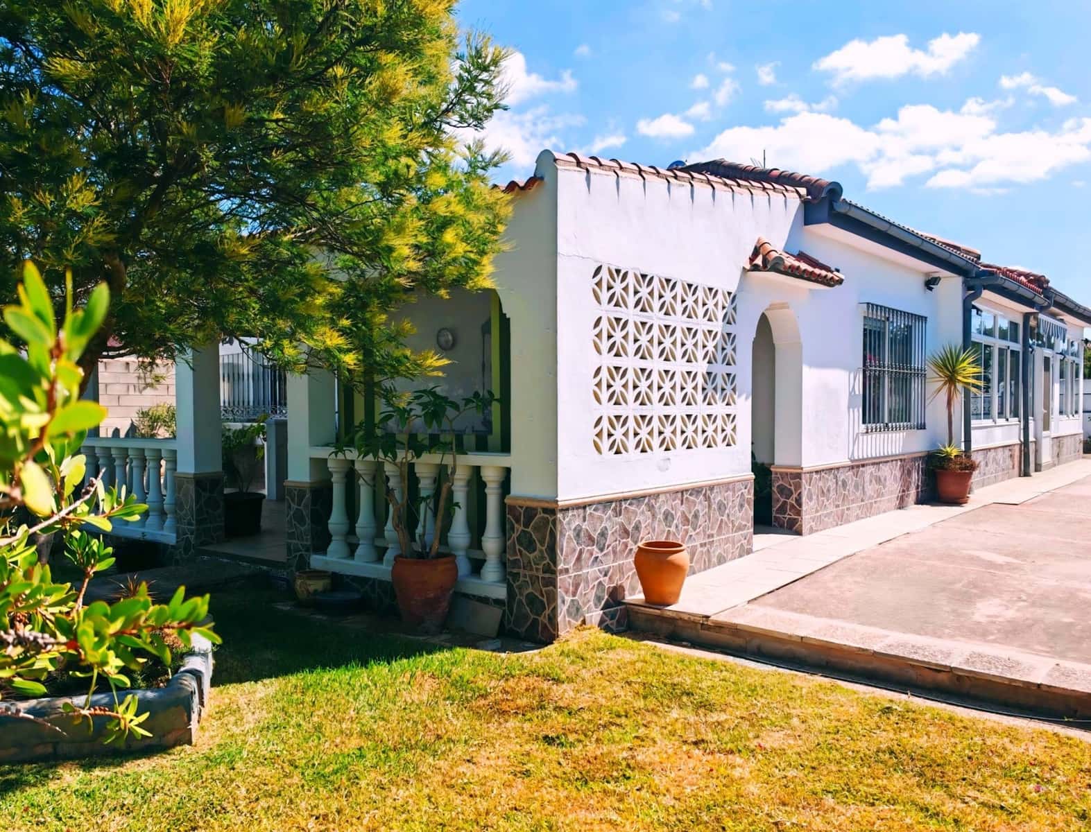 4 sypialnia Willa na sprzedaż w Chiclana de la Frontera z basenem garażem - 325 000 € (Ref: 9193927)