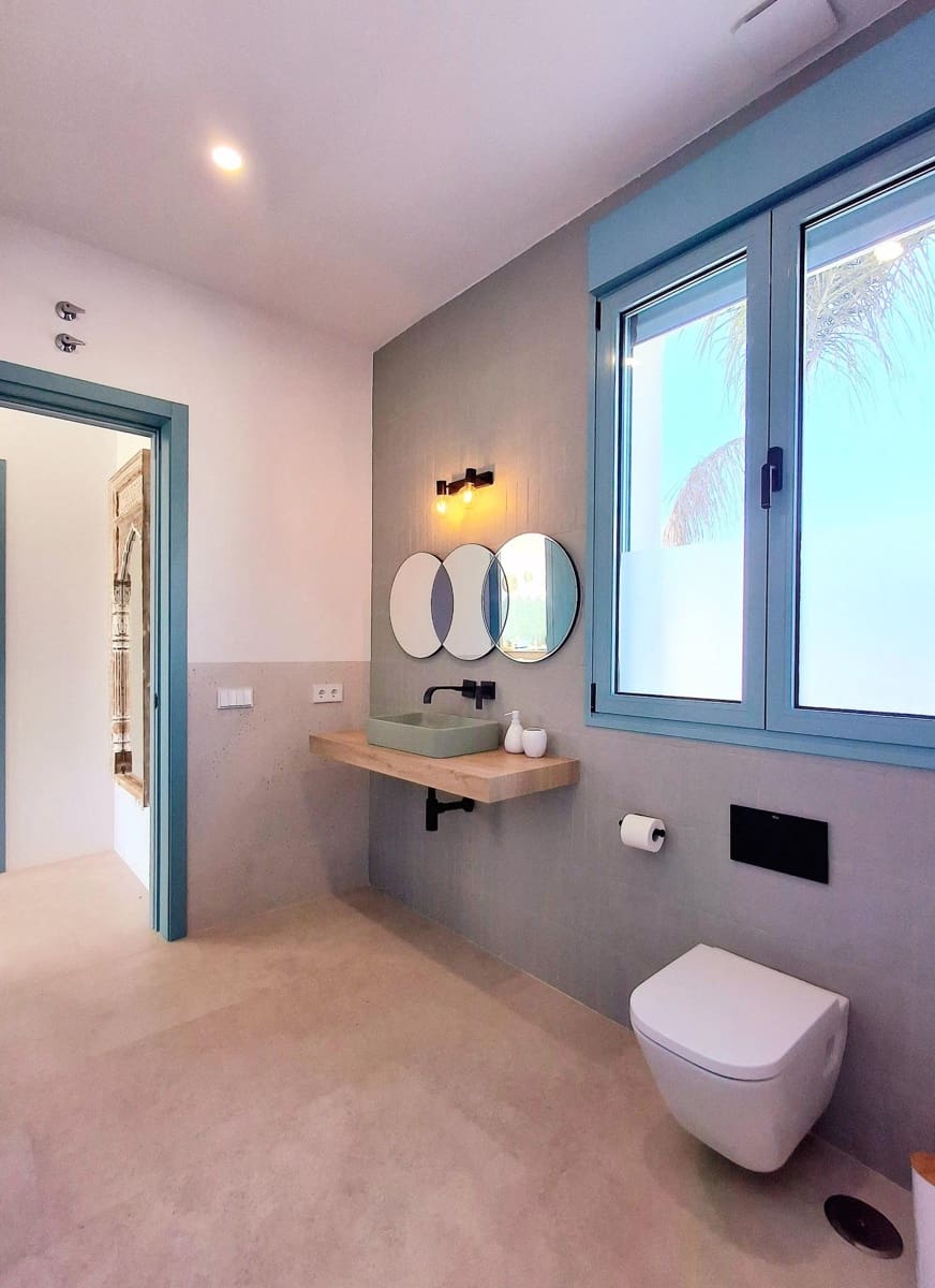 4 bedroom Villa for sale in Conil de la Frontera with pool garage - € 1,150,000 (Ref: 9262776)