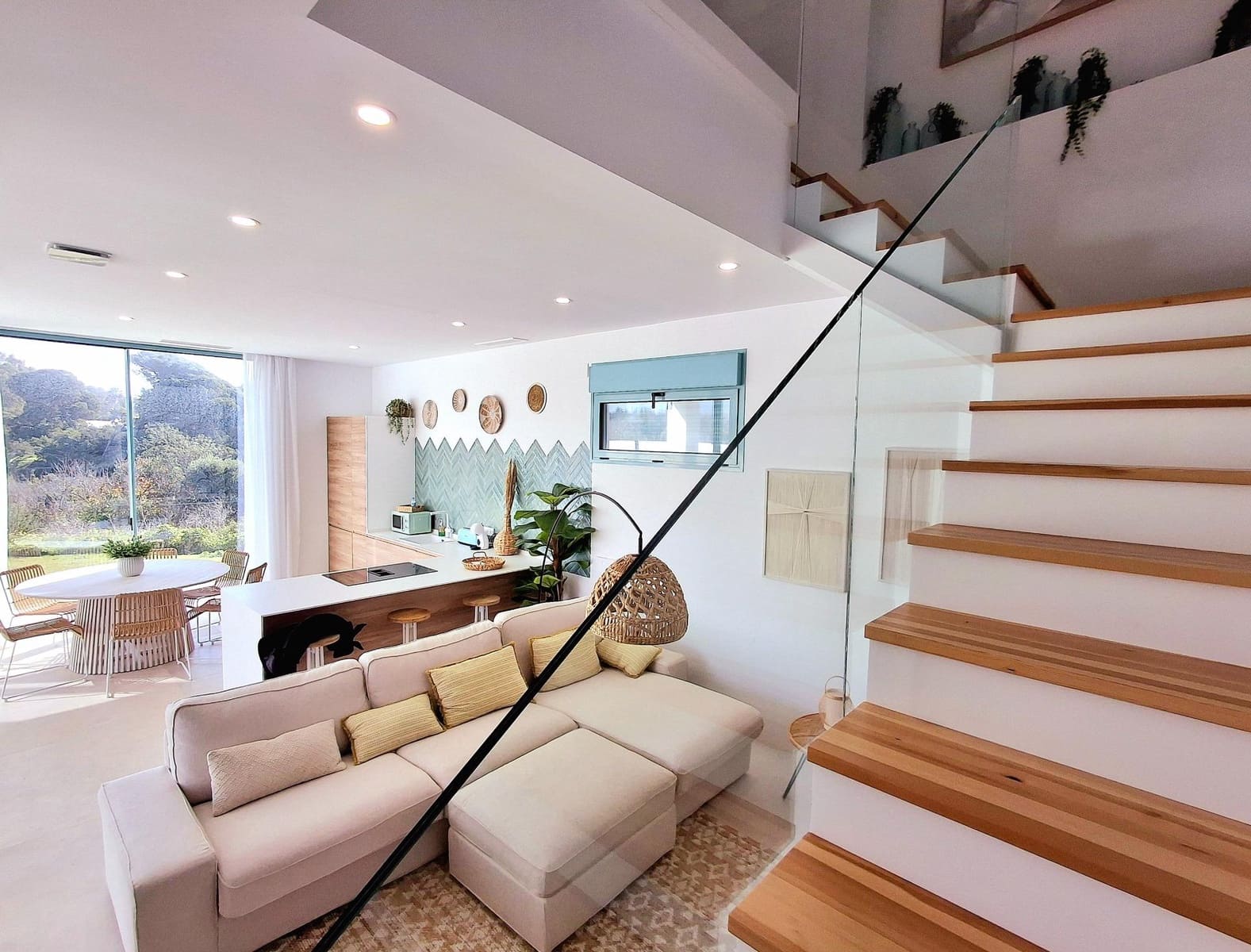 4 bedroom Villa for sale in Conil de la Frontera with pool garage - € 1,150,000 (Ref: 9262776)