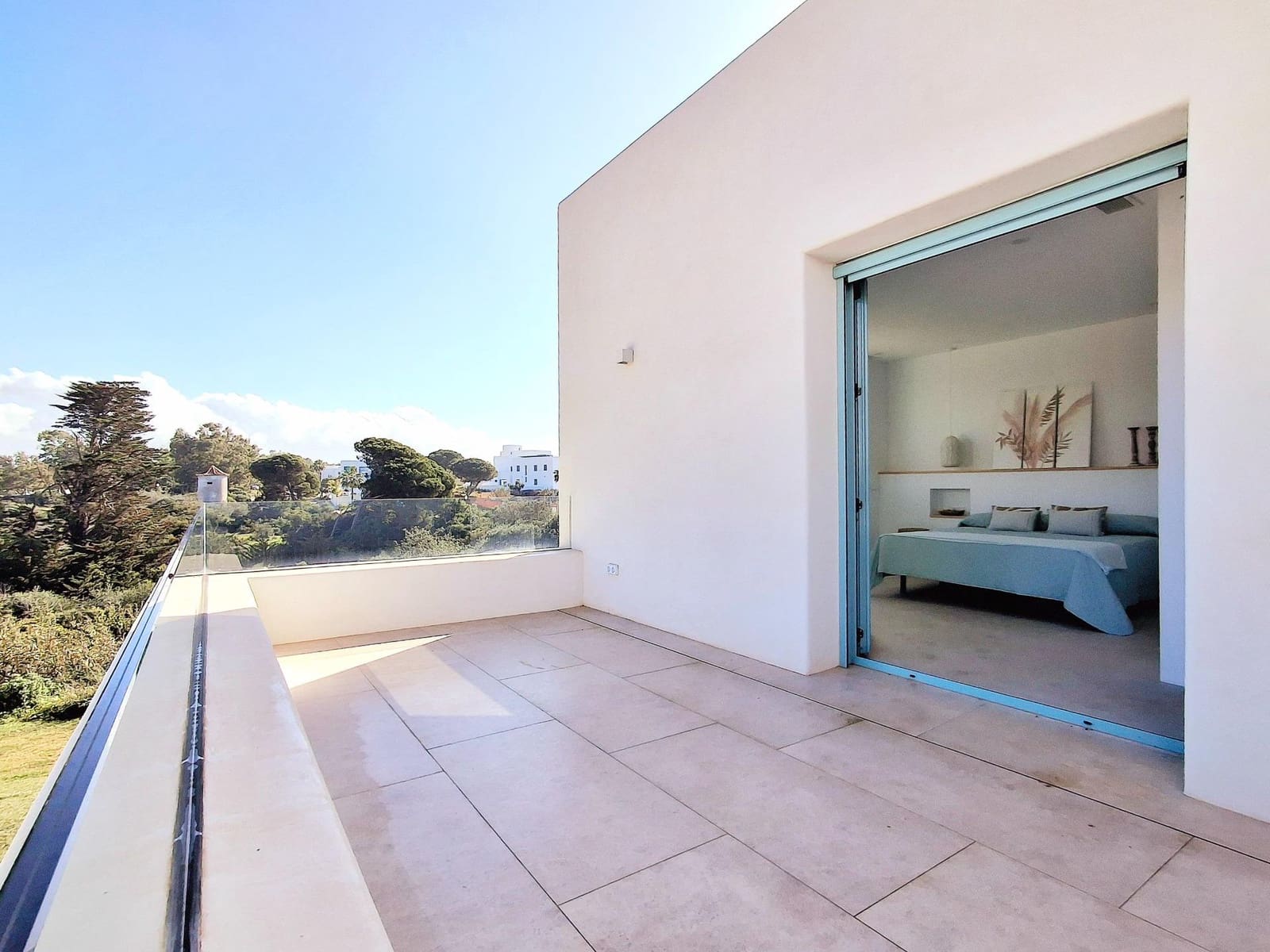 4 bedroom Villa for sale in Conil de la Frontera with pool garage - € 1,150,000 (Ref: 9262776)