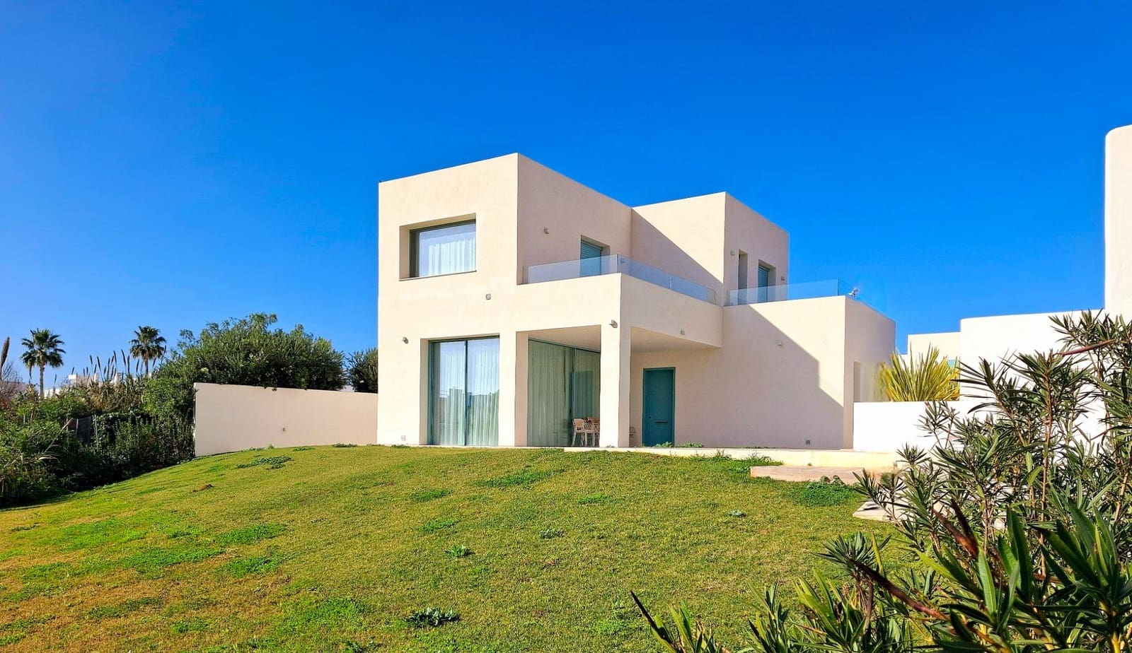 4 bedroom Villa for sale in Conil de la Frontera with pool garage - € 1,150,000 (Ref: 9262776)