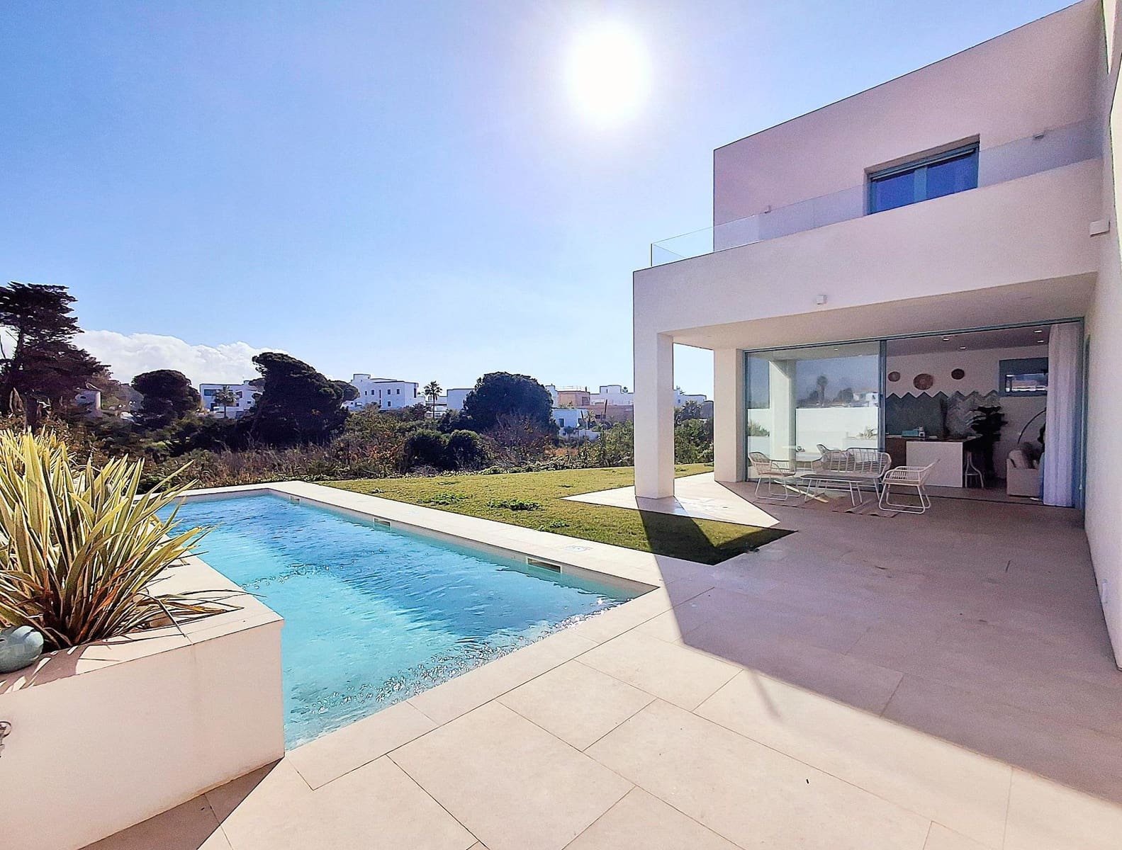 Chalet de 4 habitaciones en Conil de la Frontera en venta con piscina garaje - 1.100.000 € (Ref: 9262776)