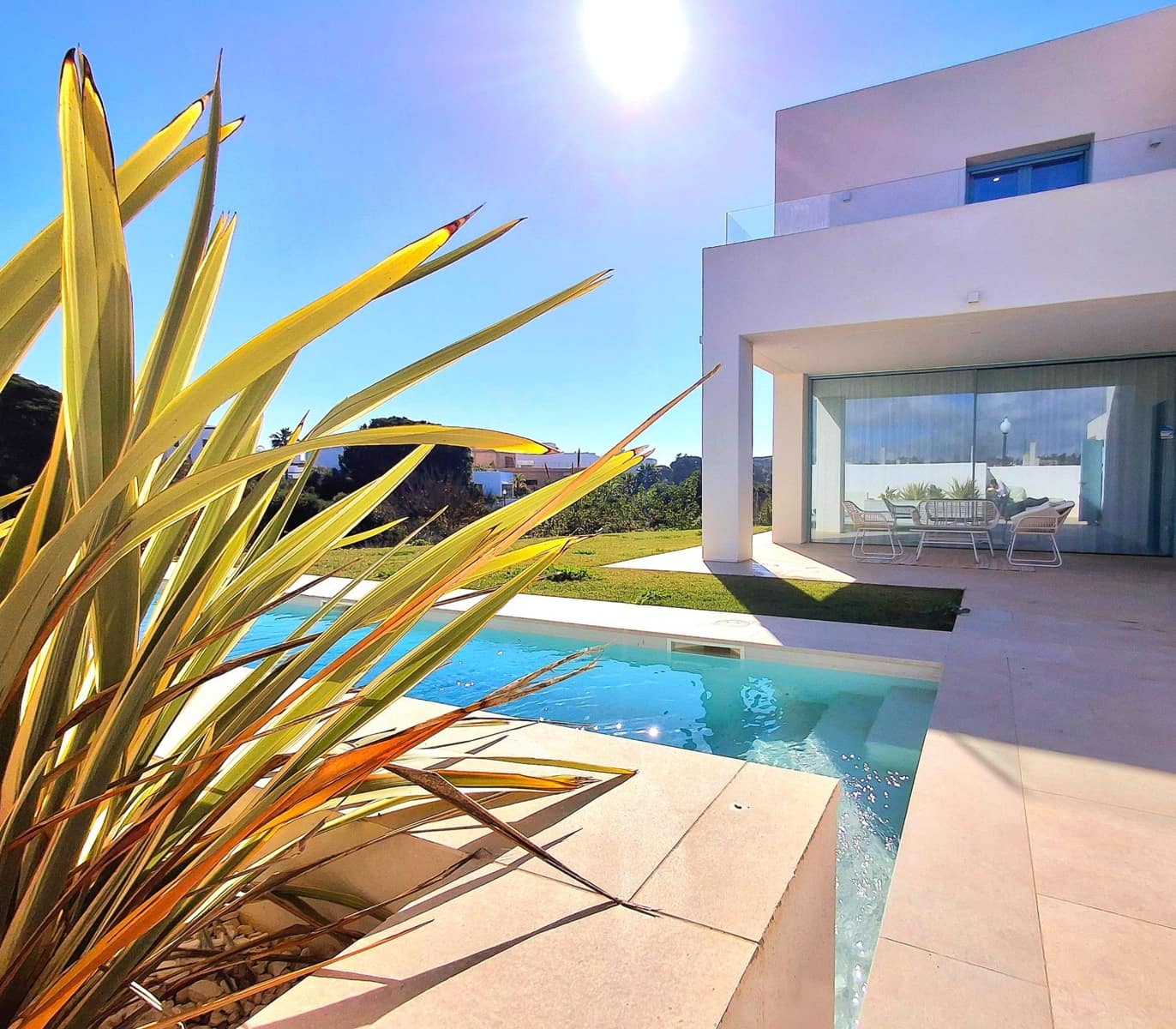 Chalet de 4 habitaciones en Conil de la Frontera en venta con piscina garaje - 1.100.000 € (Ref: 9262776)