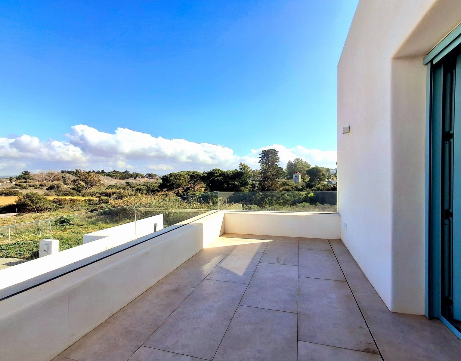 Chalet de 4 habitaciones en Conil de la Frontera en venta con piscina garaje - 1.100.000 € (Ref: 9262776)
