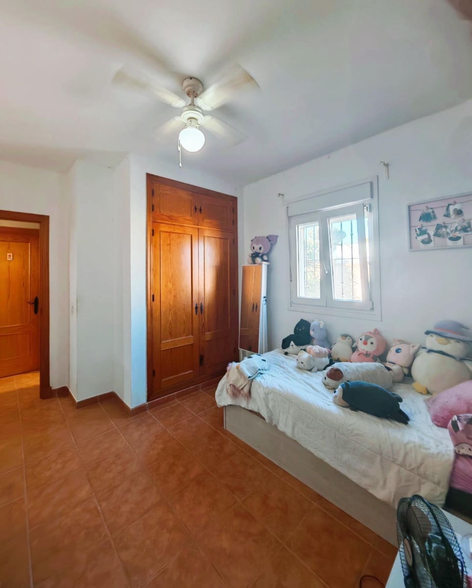 3 slaapkamer Villa te koop in Chiclana de la Frontera met zwembad - € 275.000 (Ref: 9344949)