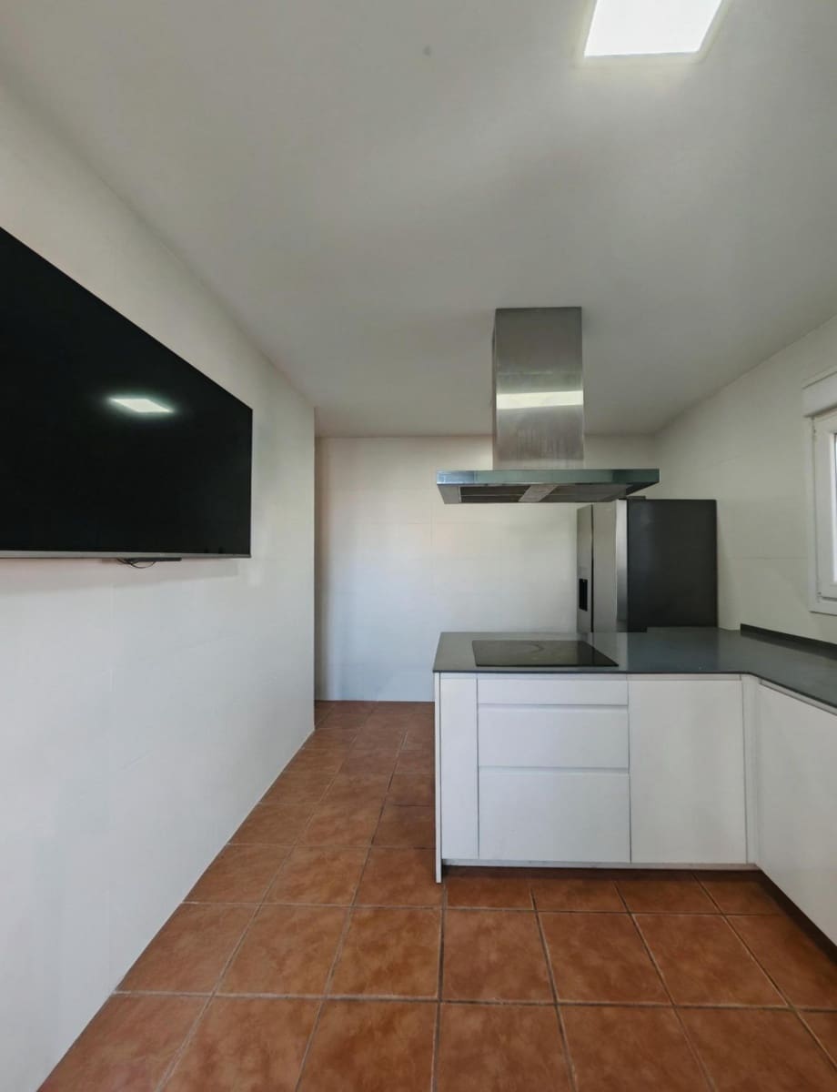 3 slaapkamer Villa te koop in Chiclana de la Frontera met zwembad - € 275.000 (Ref: 9344949)