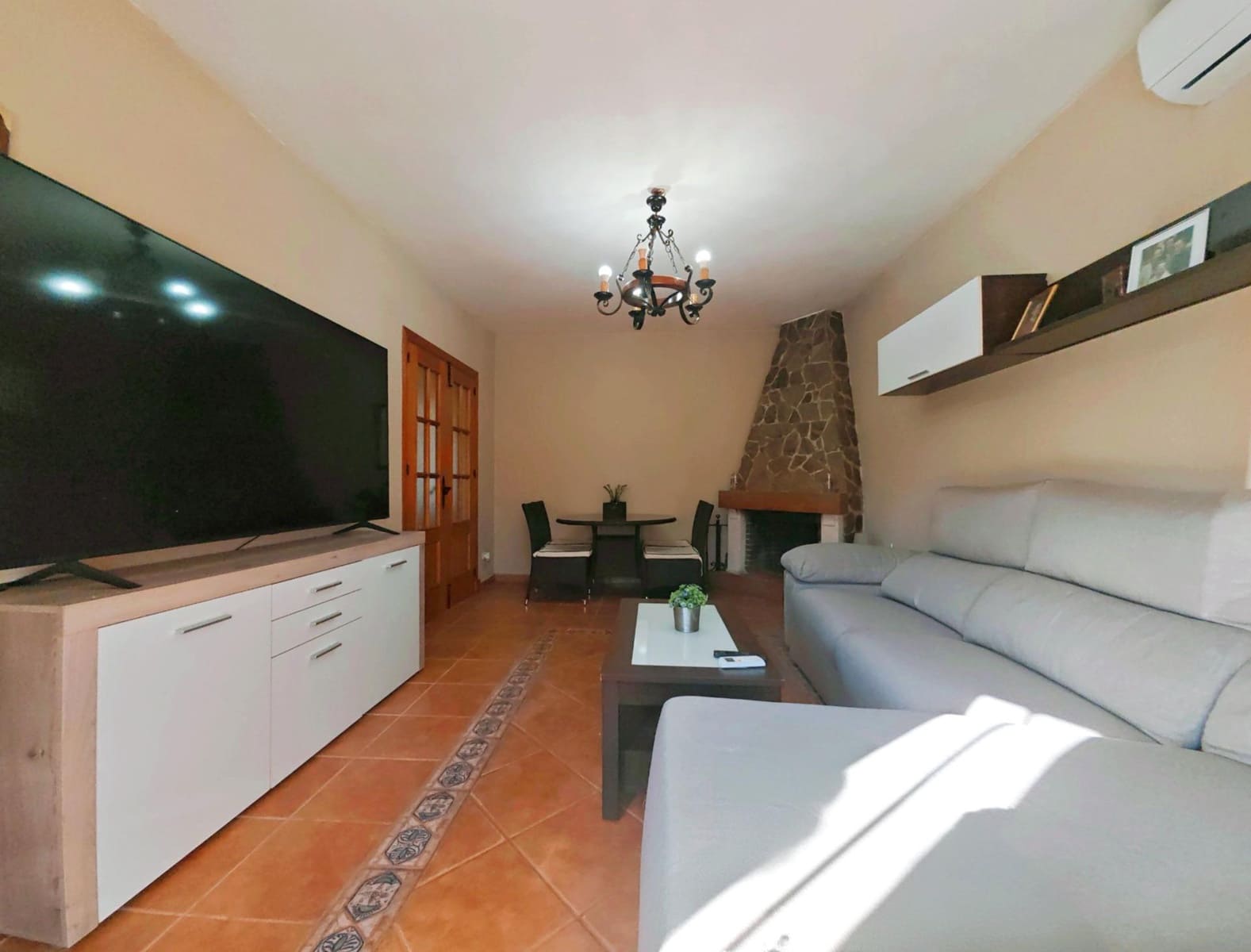 3 slaapkamer Villa te koop in Chiclana de la Frontera met zwembad - € 275.000 (Ref: 9344949)