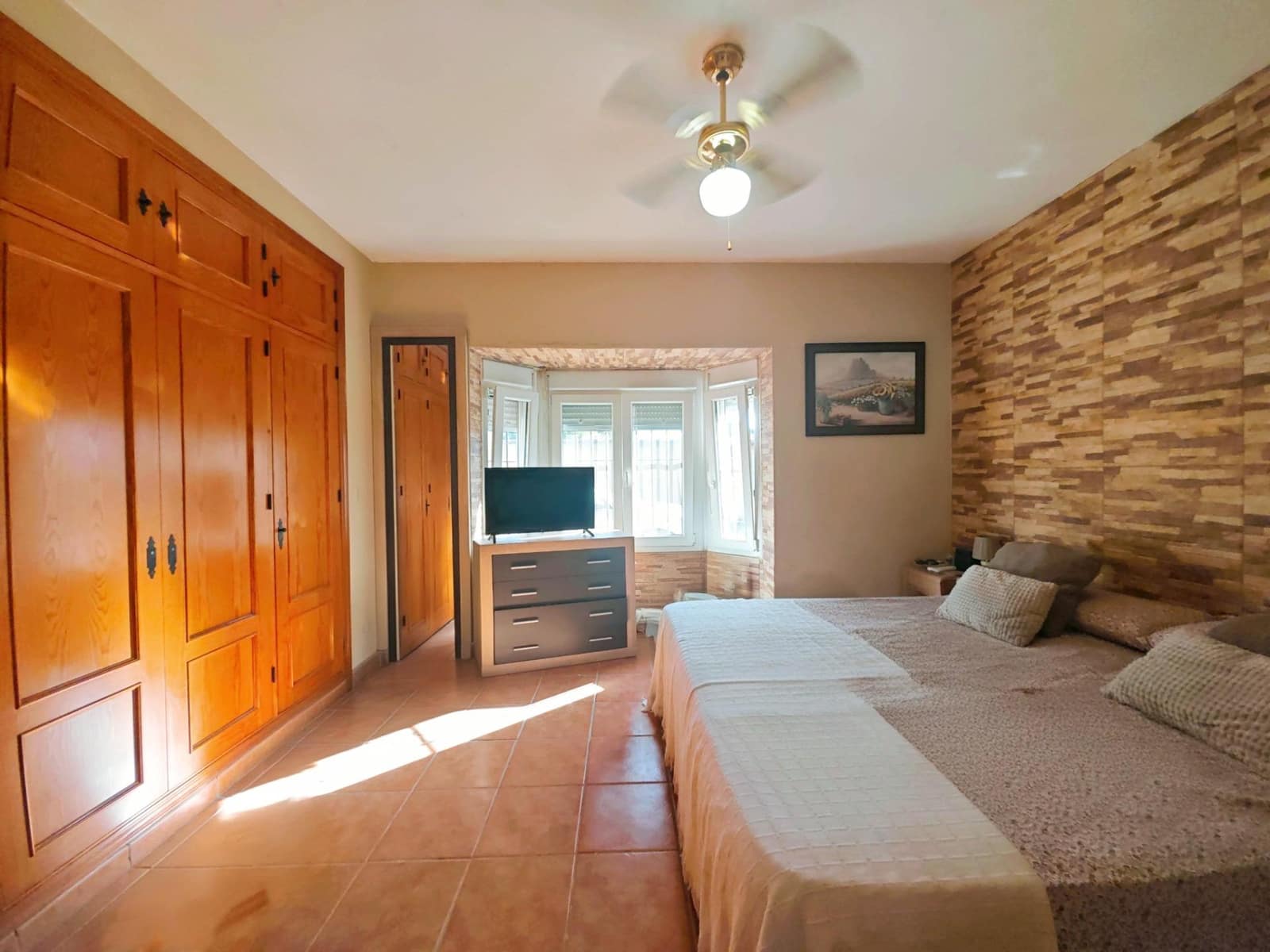 3 slaapkamer Villa te koop in Chiclana de la Frontera met zwembad - € 275.000 (Ref: 9344949)