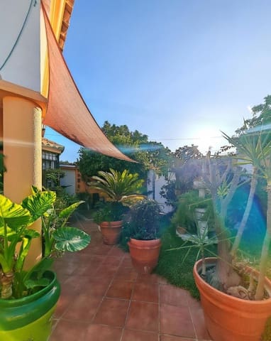 3 bedroom Villa for sale in Chiclana de la Frontera with pool - € 330,000 (Ref: 9353762)