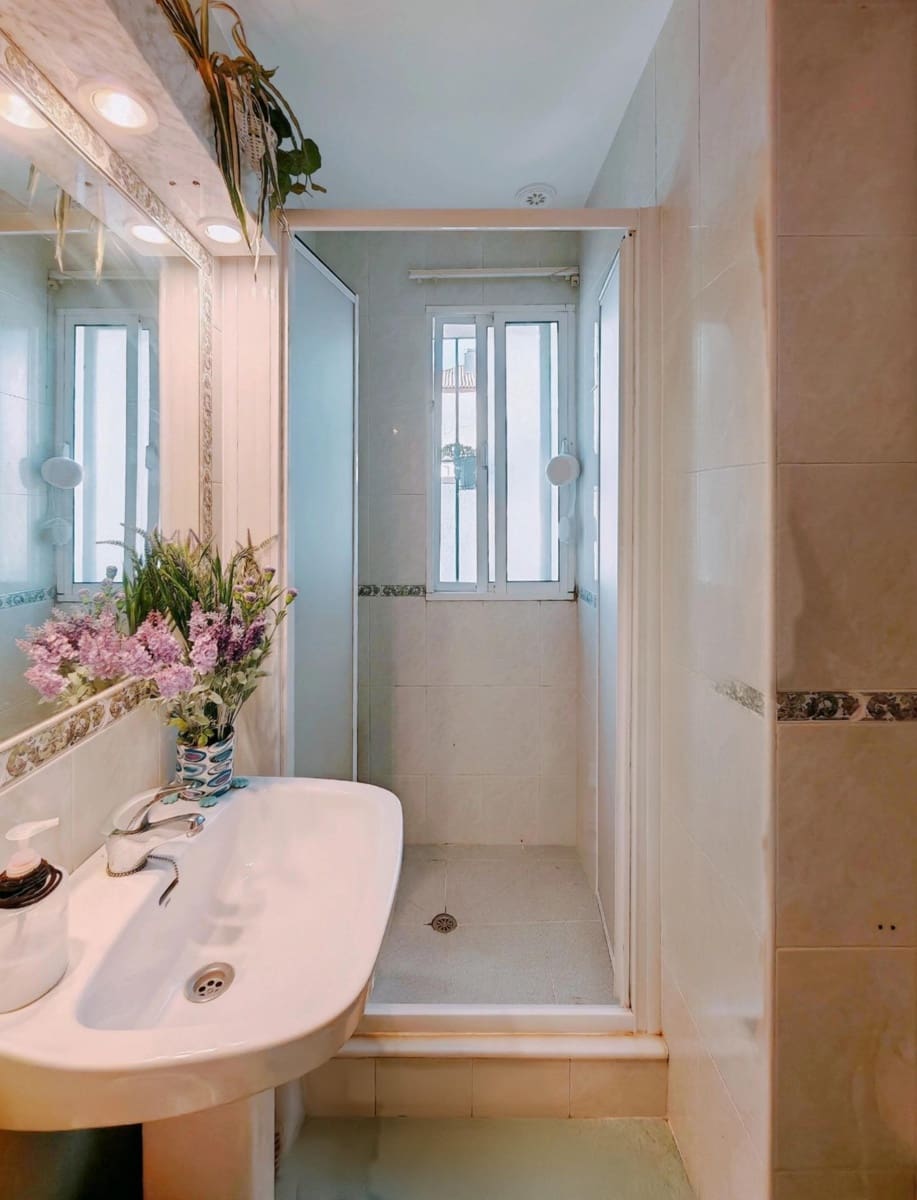 3 bedroom Villa for sale in Chiclana de la Frontera with pool - € 330,000 (Ref: 9353762)